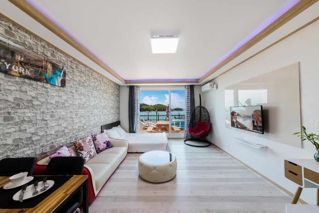 Dolsanmaru Pension Yeosu Zewnętrze zdjęcie