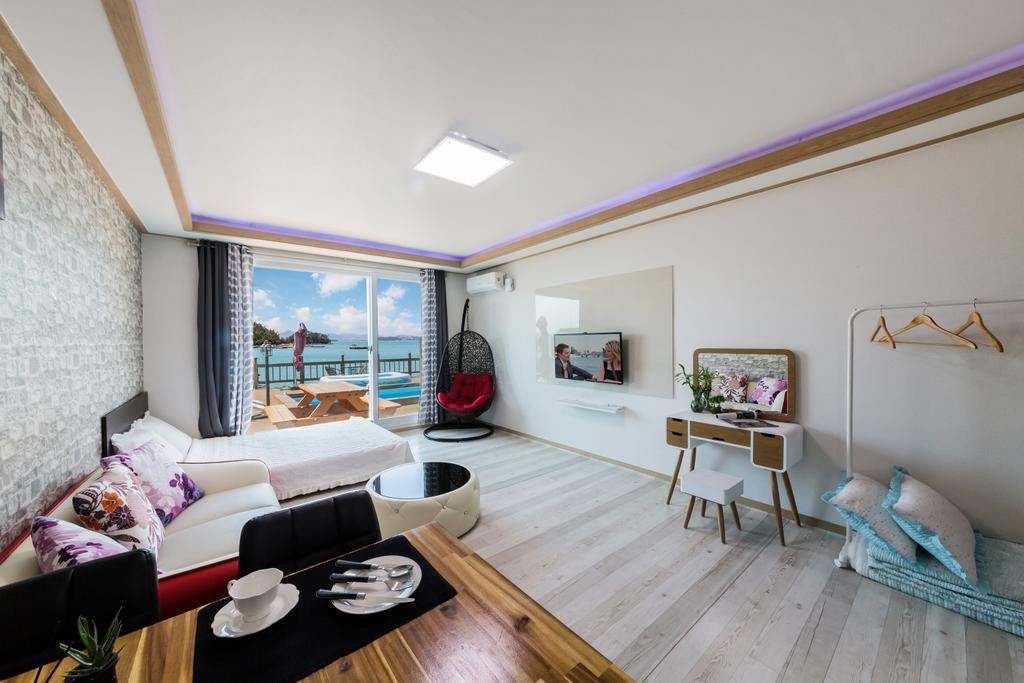 Dolsanmaru Pension Yeosu Zewnętrze zdjęcie
