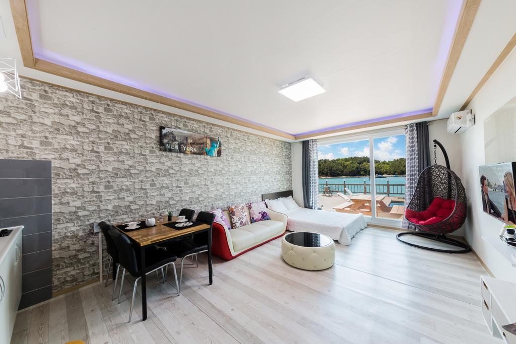 Dolsanmaru Pension Yeosu Zewnętrze zdjęcie
