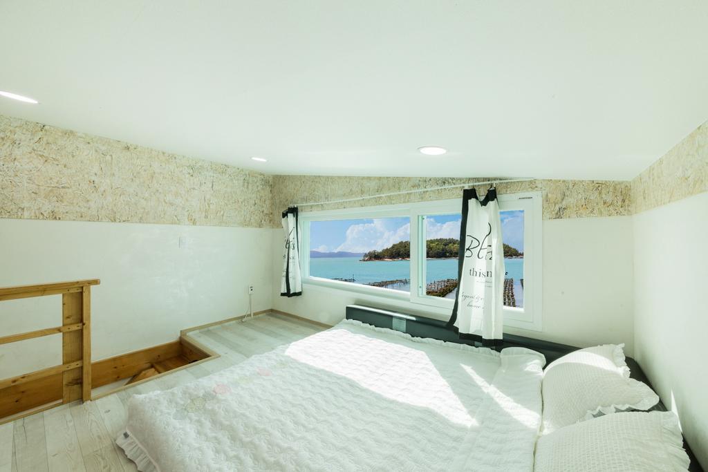 Dolsanmaru Pension Yeosu Zewnętrze zdjęcie