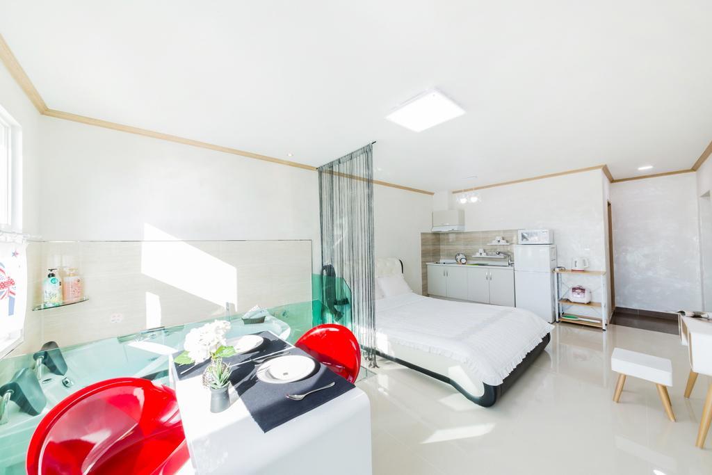 Dolsanmaru Pension Yeosu Zewnętrze zdjęcie